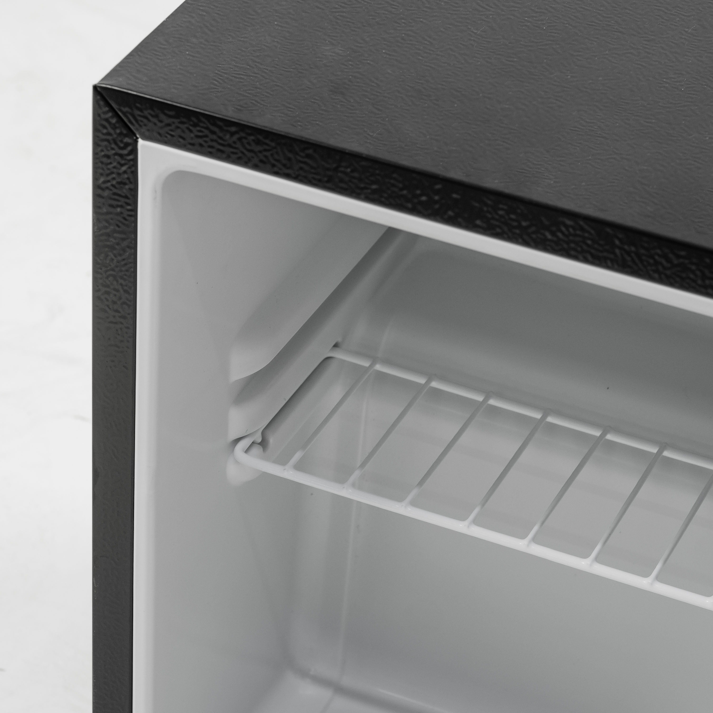 Холодильные шкафы под напитки - Холодильник для офиса BC-60J